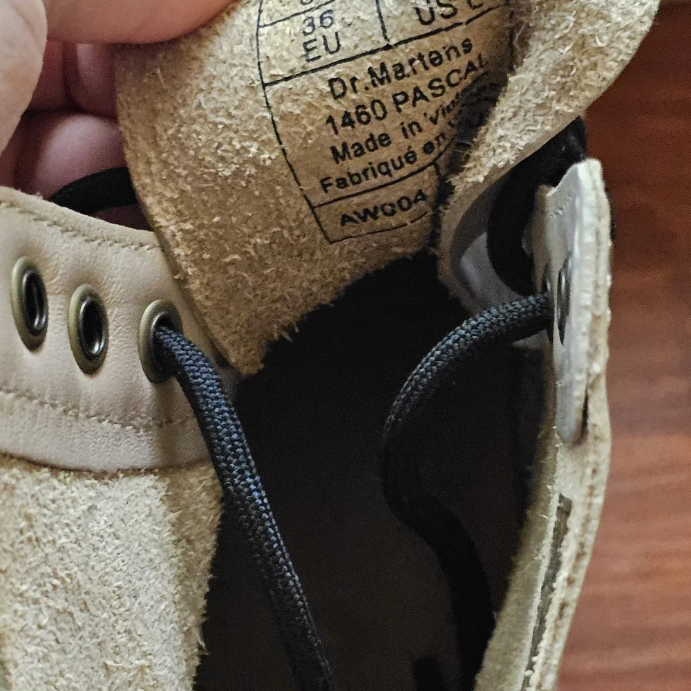 Dr. Martens Cream tall boots black laces sz 5 - Picture 6 of 8
